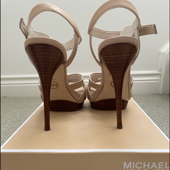 MICHAEL KORS NUDE KELI SANDAL SIZE 7.5 M - Picture 4 of 9